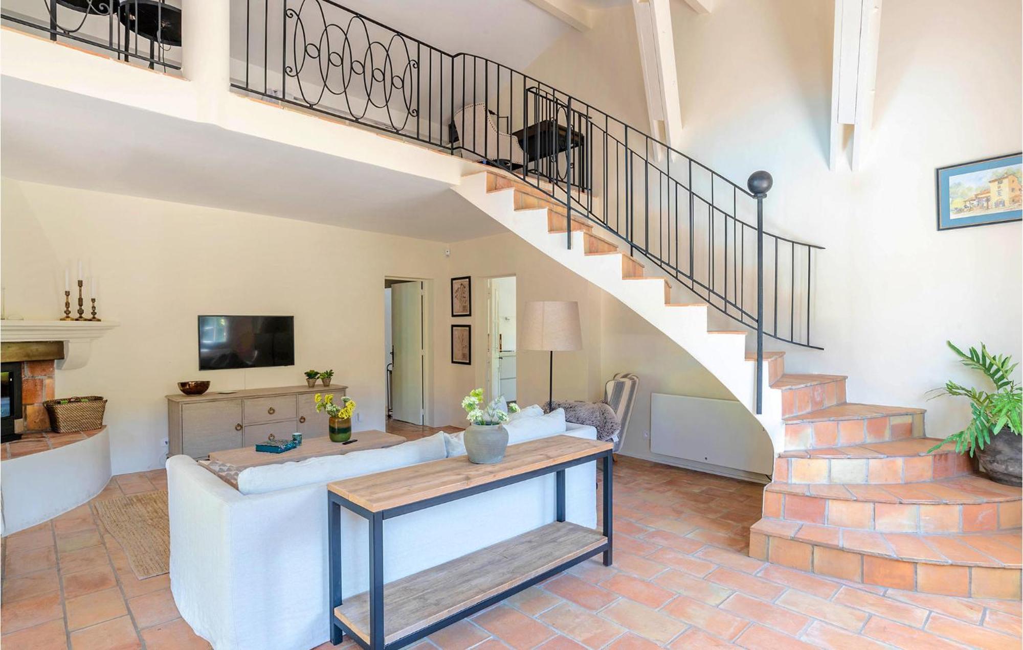 6 Bedroom Pet Friendly Home In Carcès Buitenkant foto