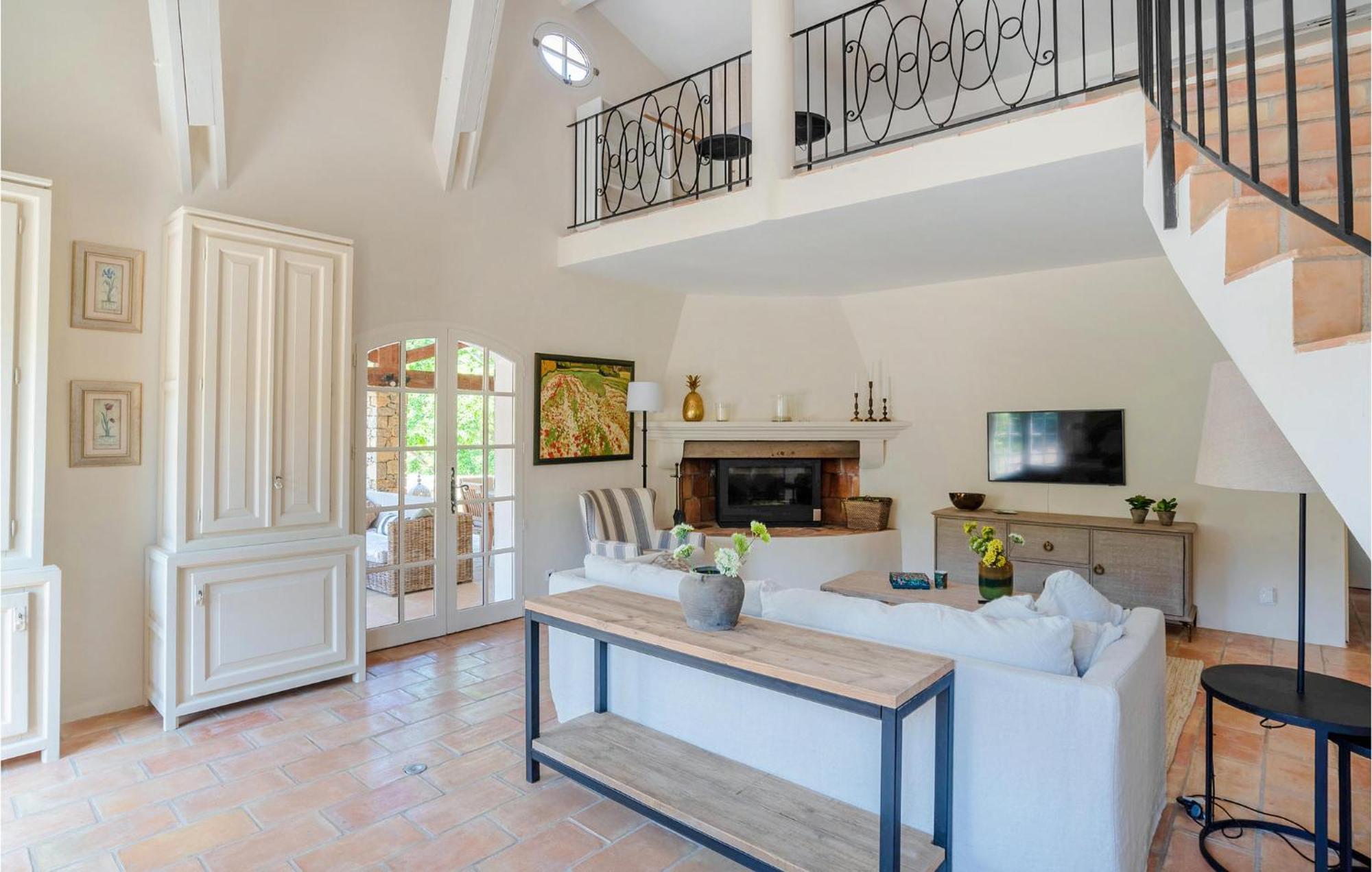 6 Bedroom Pet Friendly Home In Carcès Buitenkant foto